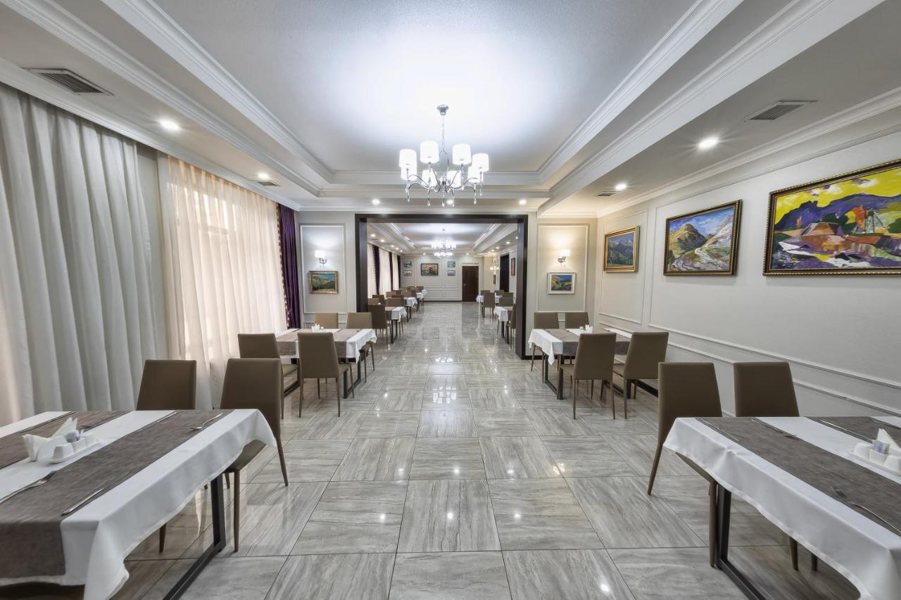 Osh Grand Hotel Chavo Luaran gambar