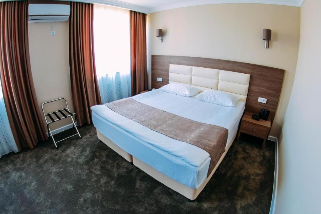 Osh Grand Hotel Chavo Luaran gambar