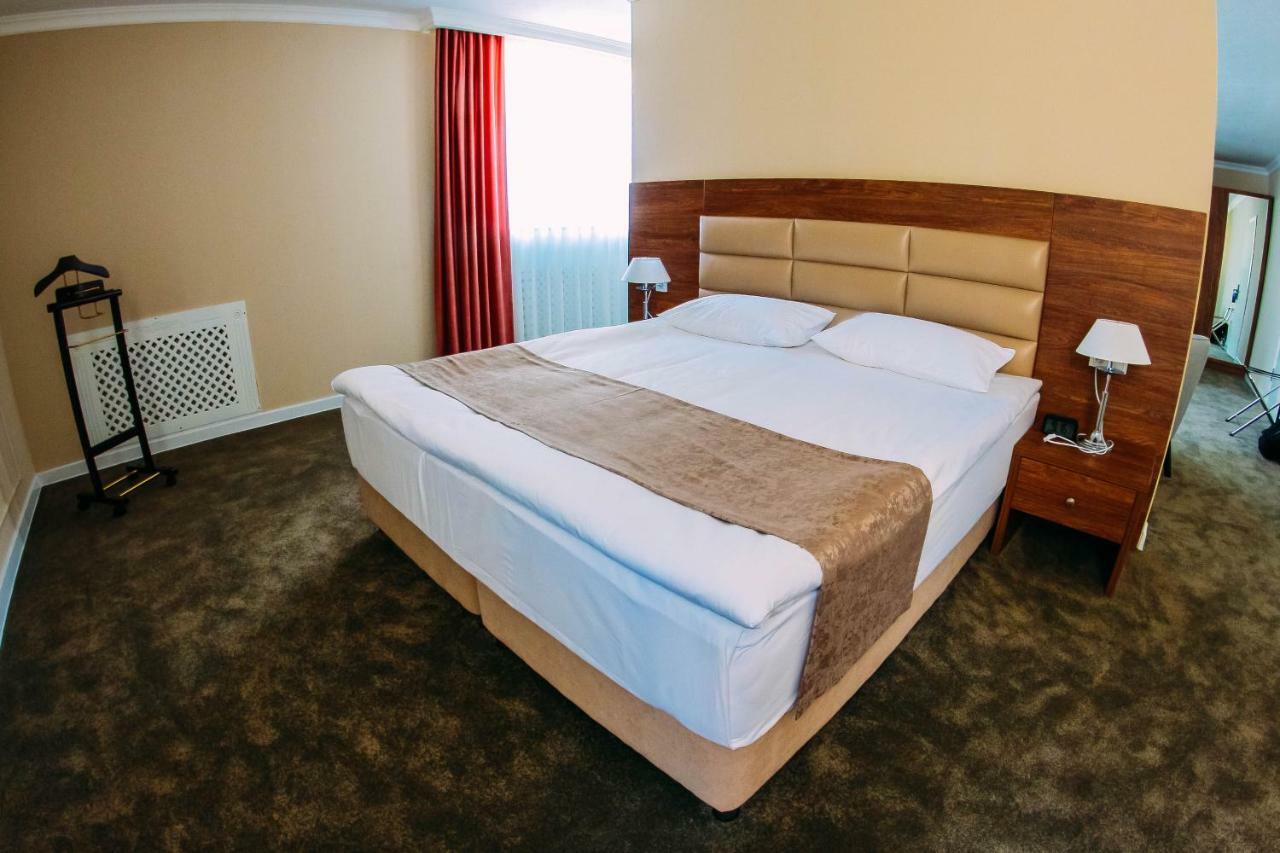 Osh Grand Hotel Chavo Luaran gambar