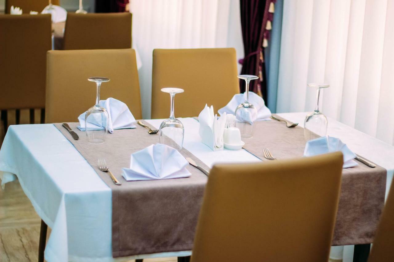 Osh Grand Hotel Chavo Luaran gambar