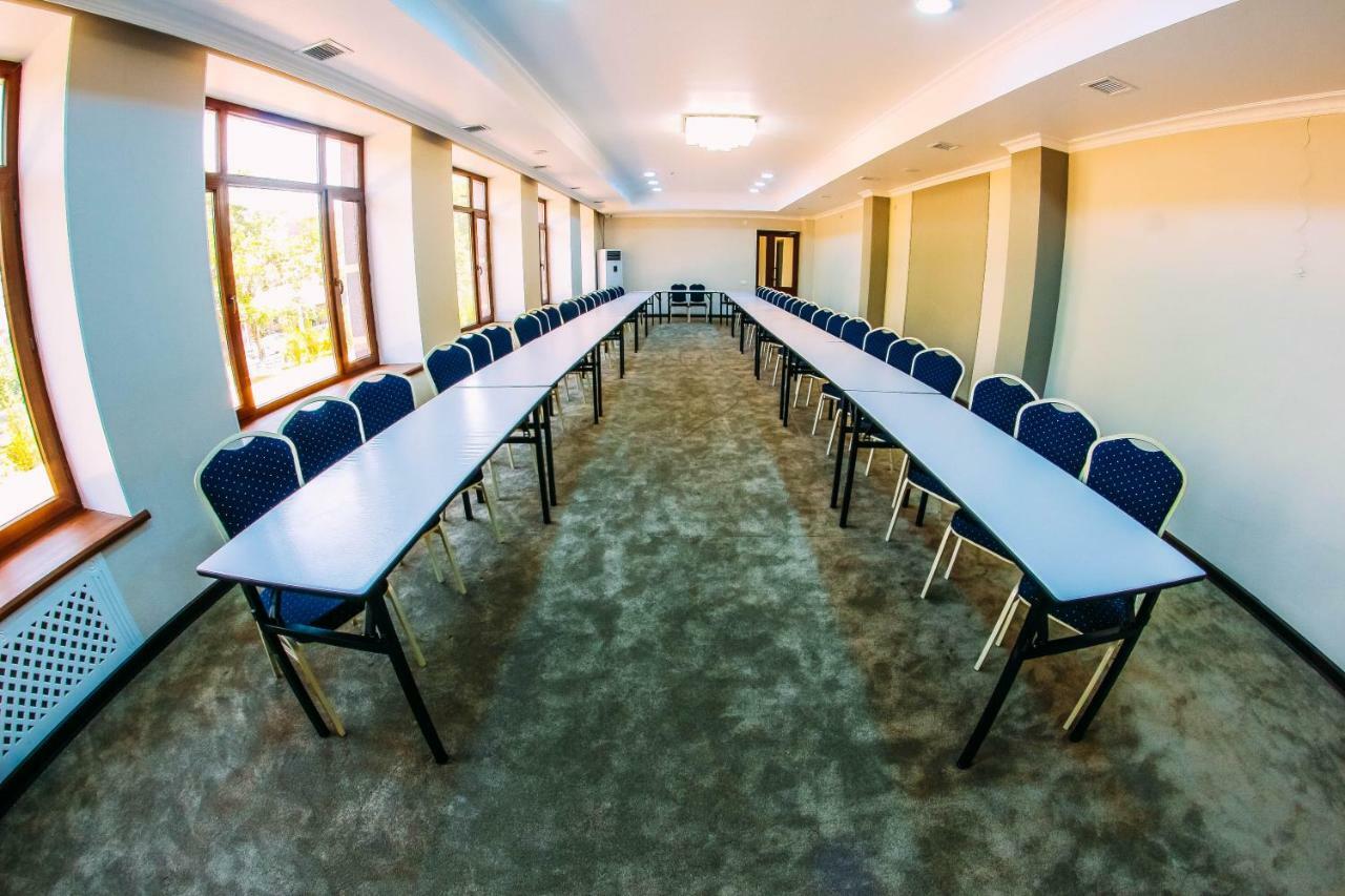 Osh Grand Hotel Chavo Luaran gambar